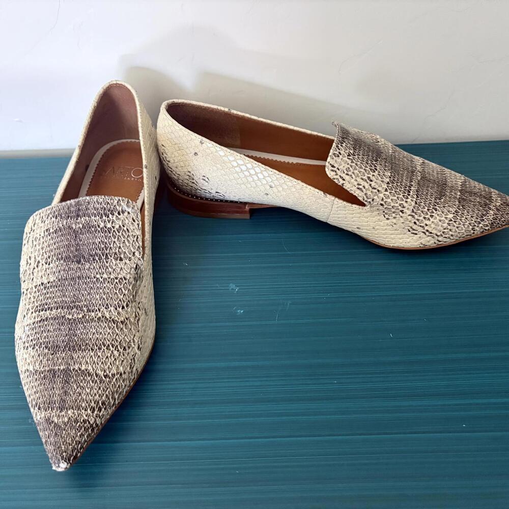 Franco Sarto Topaz Leather Snake Loafers Slip On Pointed Toe